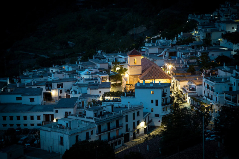 IA para predecir la duración de estancias turísticas en la Alpujarra IA para predecir la duración de estancias turísticas en la Alpujarra